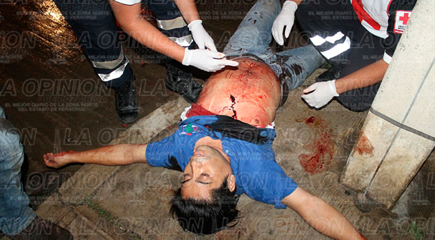 Lo agarran a navajazos herido-navajazos