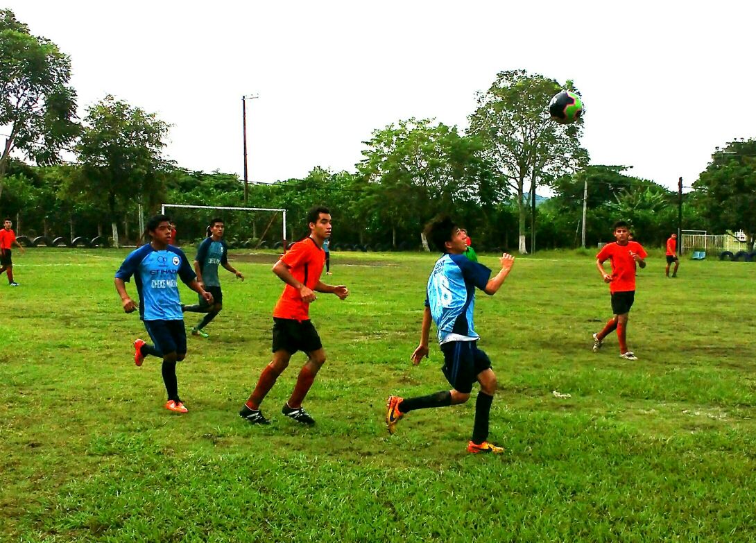 SE ESTA JUGANDO LA TERCERA FECHA DE BARRIOS "SOMOS FUTBOLEROS"