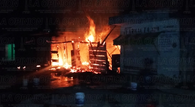 Incendio deja sin vivienda a una familia incendio-deja-sin-vivienda-a-una-familia