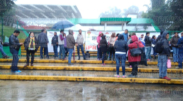 Maestros siguen en pie de protesta