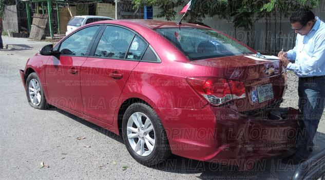 Petrolero se impacta contra poste petrolero-se-impacta-contra-poste-de-alumbrado-publico