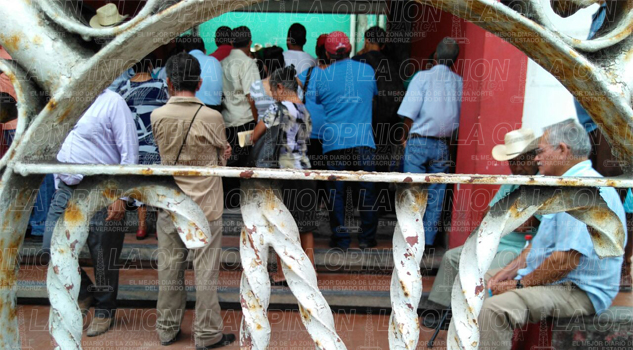 Productores de caña exigen el pago de la zafra 2002-2003 productores-de-cana-exigen-el-pago-de-la-zafra-2002-2003