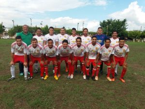 SE ESTA JUGANDO LA TERCERA FECHA DE BARRIOS "SOMOS FUTBOLEROS" rojos