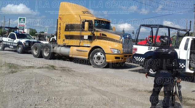 Recuperan tractocamión recuperan-tractocamion