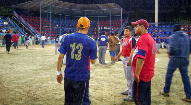 Muere tras juego de softbol se-infarta-jen-pleno-juego-de-softbol-1