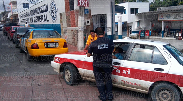 Va Transporte Público contra invasores de rutas taxis-papantla