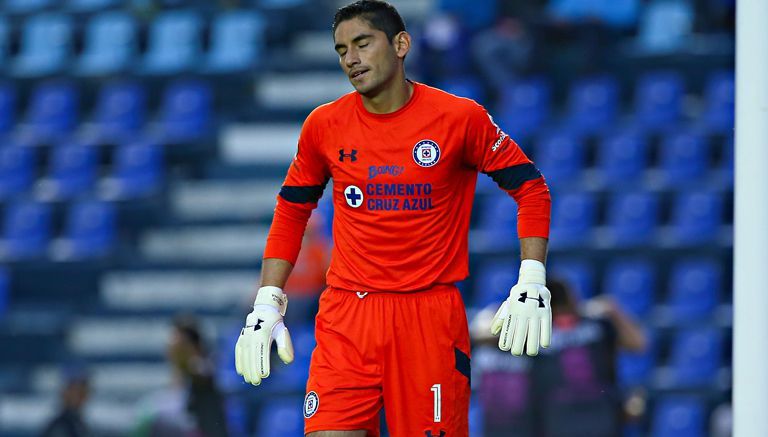 Corona pide a la afición de Cruz Azul aguantar las burlas