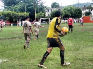 SE ESTA JUGANDO LA TERCERA FECHA DE BARRIOS "SOMOS FUTBOLEROS" polito