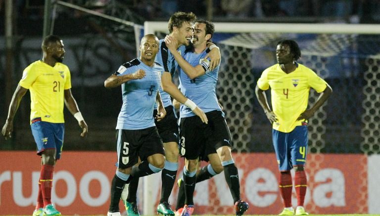 Uruguay vence a Ecuador y se acerca al Mundial