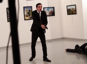 Fotógrafo narra el asesinato del embajador ruso