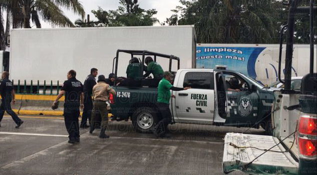 5 detenidos en el desalojo de manifestantes 5 detenidos en el desalojo de manifestantes