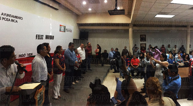Alcalde de Poza Rica realiza el tradicional brindis Alcalde de Poza Rica realiza el tradicional brindis