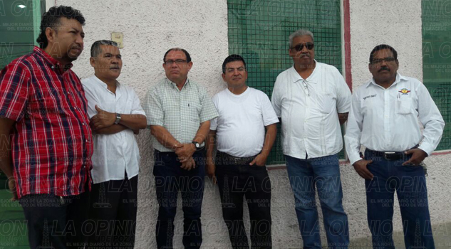 Ante aumento de gasolina taxistas piden llevar a cinco pasajeros Ante aumento de gasolina taxistas piden llevar a cinco pasajeros