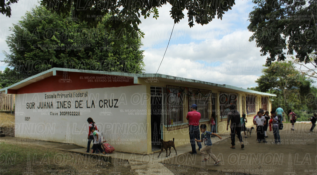 Carecen de escrituras aún 20 escuelas de Poza Rica