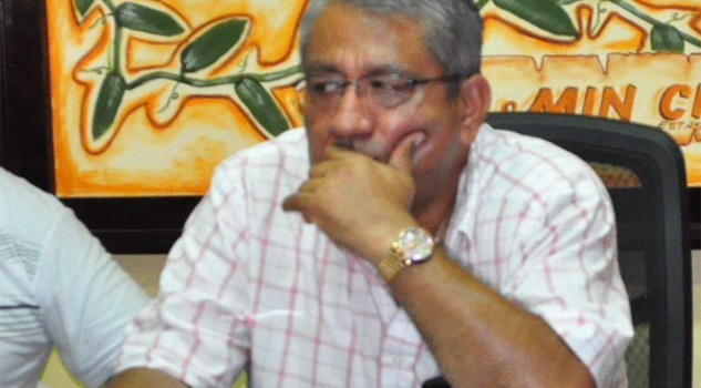 Marcos lo quiere todo derroche-de-recursos