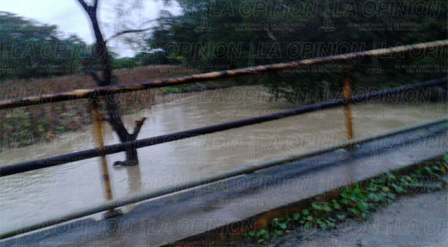 Desborda arroyo San Isidro Desborda arroyo San Isidro