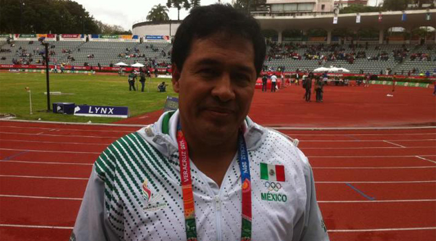 Video: Detiene PGR al director de la Federación Mexicana de Atletismo Detiene PGR al director de la Federación Mexicana de Atletismo