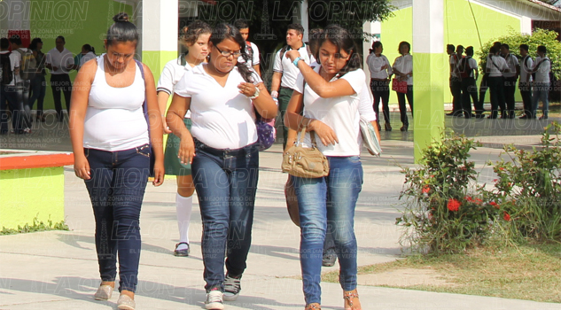 Estudiantes buscan empleo temporal