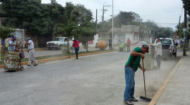 Hasta 62 toneladas de basura diarias Hasta 62 toneladas de basura diarias