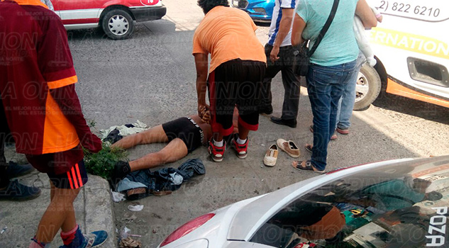 Desnudan y casi linchan vecinos a ladrón ladron-golpean