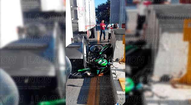 Pretendió ganarle el paso a un tráiler Motociclista Ebrio Tráiler