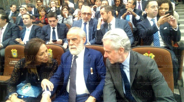 Panistas esperan la toma de protesta de MAYL panistas-esperan-la-toma-de-protesta-de-mayl1