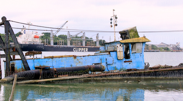 Peligro en el río Tuxpan por derrame de aceite peligro-en-el-rio-tuxpan-por-derrame-de-aceite
