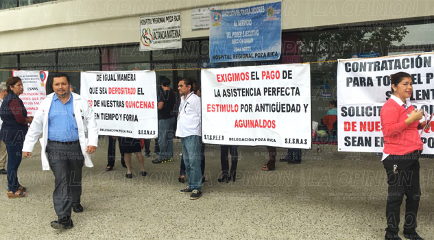 Protestan trabajadores del Hospital Regional protestan-trabajadores-del-hospital-regional