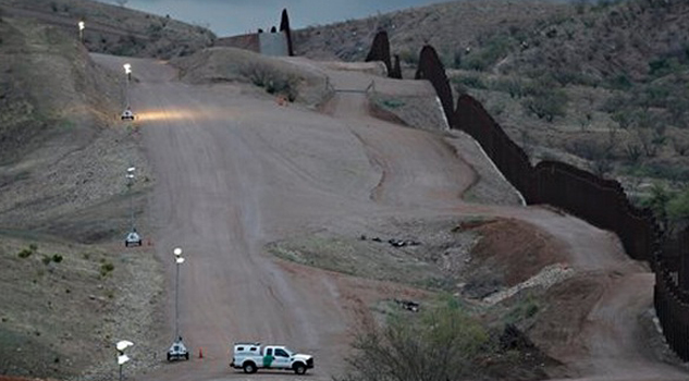 TLC, vía para hacer que México pague el muro: Pence tlc-via-para-hacer-que-mexico-pague-el-muro
