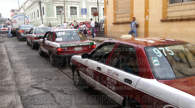 Taxistas de Papantla acuerdan no subir costo del pasaje