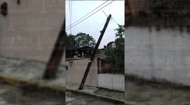 Poste de Telmex a punto de caer; empresa se niega a atender el reporte Poste de Telmex a punto de caer; empresa se niega a atender el reporte