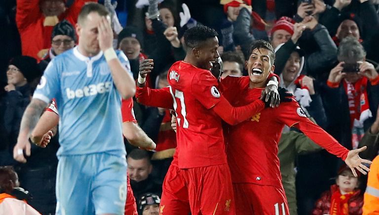 Liverpool se aferra al subliderato con goleada a Stoke