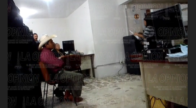 Acusan a jovencita de matar a su madre Acusan a jovencita de matar a su madre