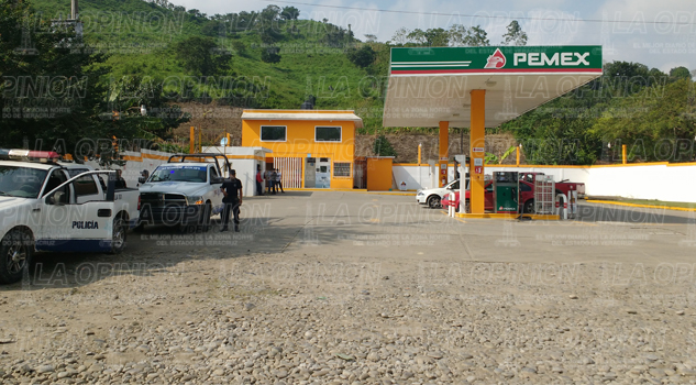 Aún buscan a quienes atracaron gasolinera Aún buscan a quienes atracaron gasolinera