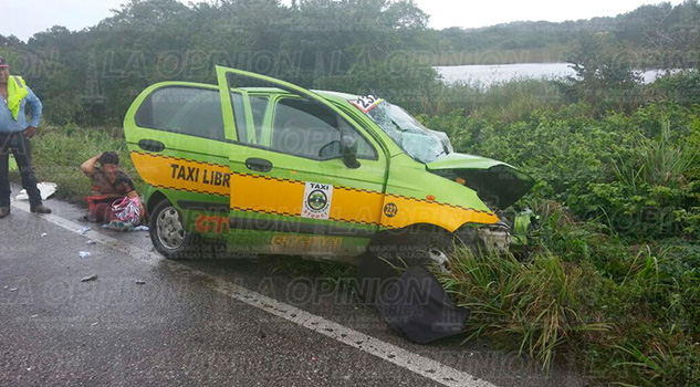 Brutal choque deja un muerto y dos heridos Brutal Choque Taxi