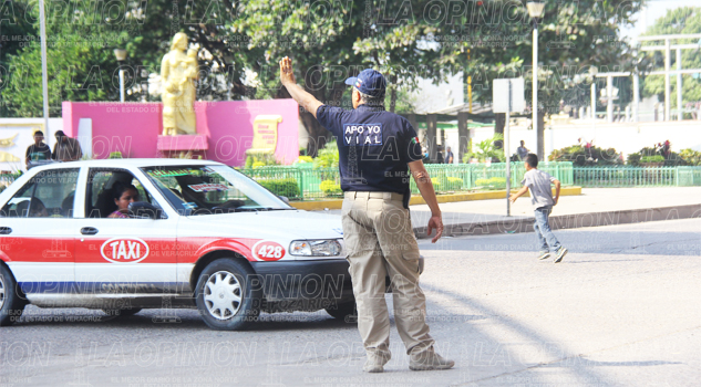 Buscan agilizar el flujo vehicular Buscan agilizar el flujo vehicular