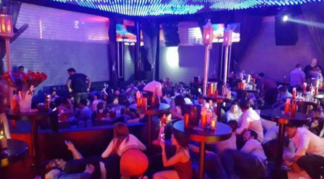 Cinco muertos en tiroteo Cinco muertos en tiroteo