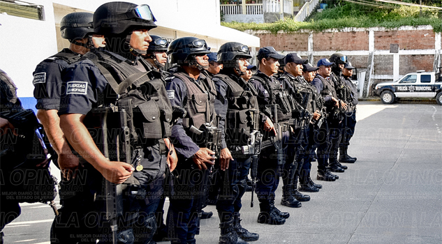 Depuran a policías Depuran a policías