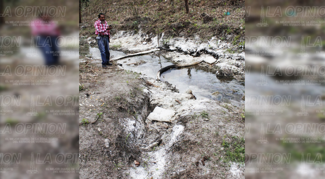 Derrame de crudo afecta a ganaderos Derrame de crudo afecta a ganaderos