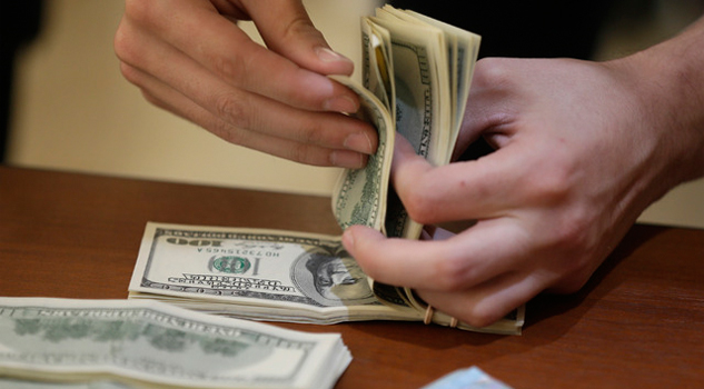 Dólar cierra en 20.81; peso retrocede cuatro centavos Dólar cierra en 20.81; peso retrocede de cuatro centavos