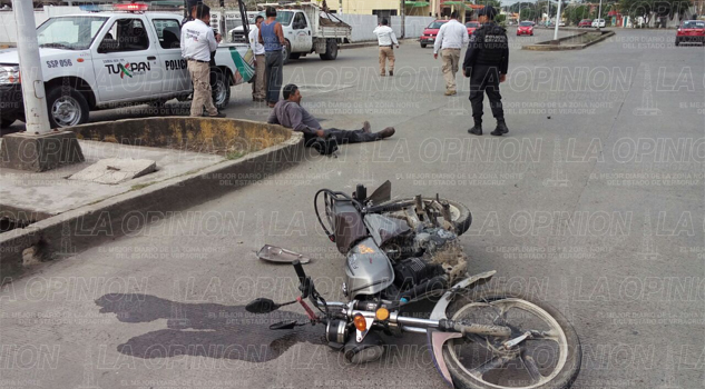 Embisten a motociclista Embisten a motociclista