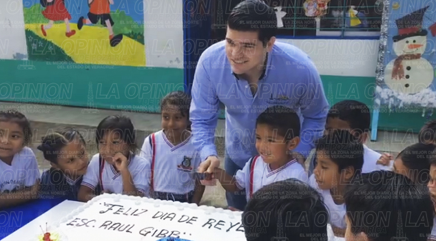 Festejan el Día de Reyes en la escuela Raúl Gibb Festejan el día de Reyes en la escuela Raúl Gibb