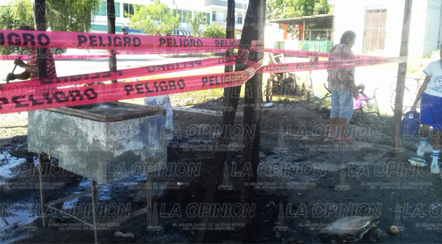 ¡Fuego devora una fondita! Fuego devora una fondita