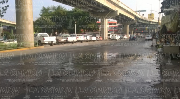 Fétidos olores se respiran en el bulevar Ruiz Cortines Fétidos olores se respiran en el bulevar Adolfo Ruiz