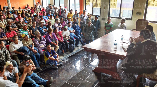 Grupo Chichicoaxtla denuncia a César del Ángel y a su hijo Marco Antonio Grupo Chichicoaxtla denuncia a César del Ángel y su hijo Marco Antonio