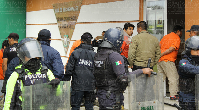 ¡JUEZA LOS VINCULA A PROCESO Y SE DESMAYA!