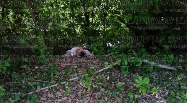 Lo asesinan de un tiro en la cabeza Lo asesinan de un tiro en la cabeza