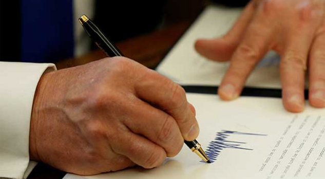 Muro de 3 mil kilómetros es la orden que firmó Trump Muro de 3 mil kilómetros es la orden que firmó Trump