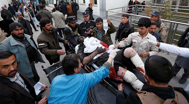 Más de 20 muertos en doble atentado en Afganistán Más de 20 muertos en doble atentado en Afganistán