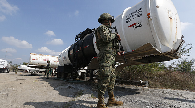Aseguran 80 mil litros de combustible y vehículos robados Resguardo Combustible Robado
